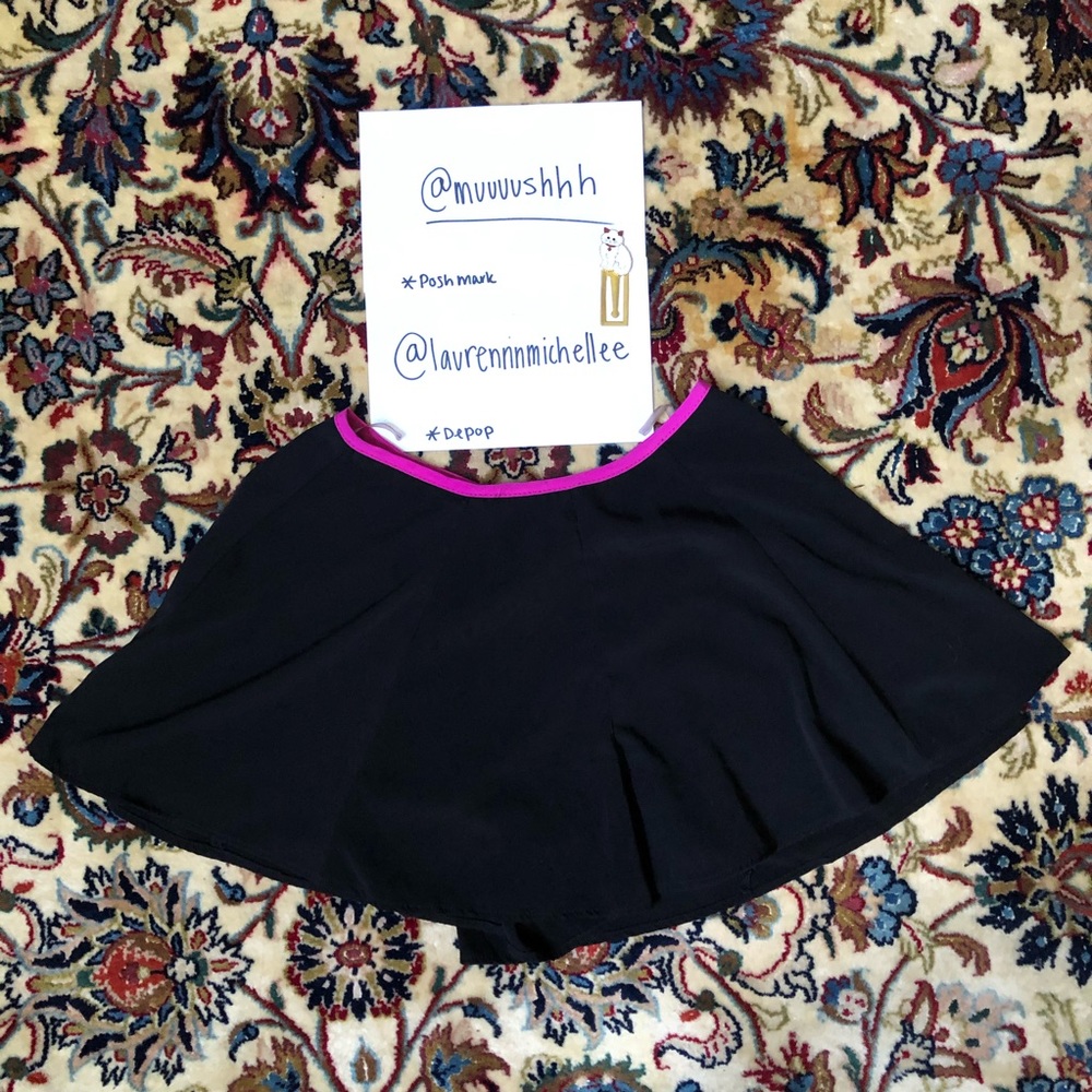 NASTY GAL black flowy shorts